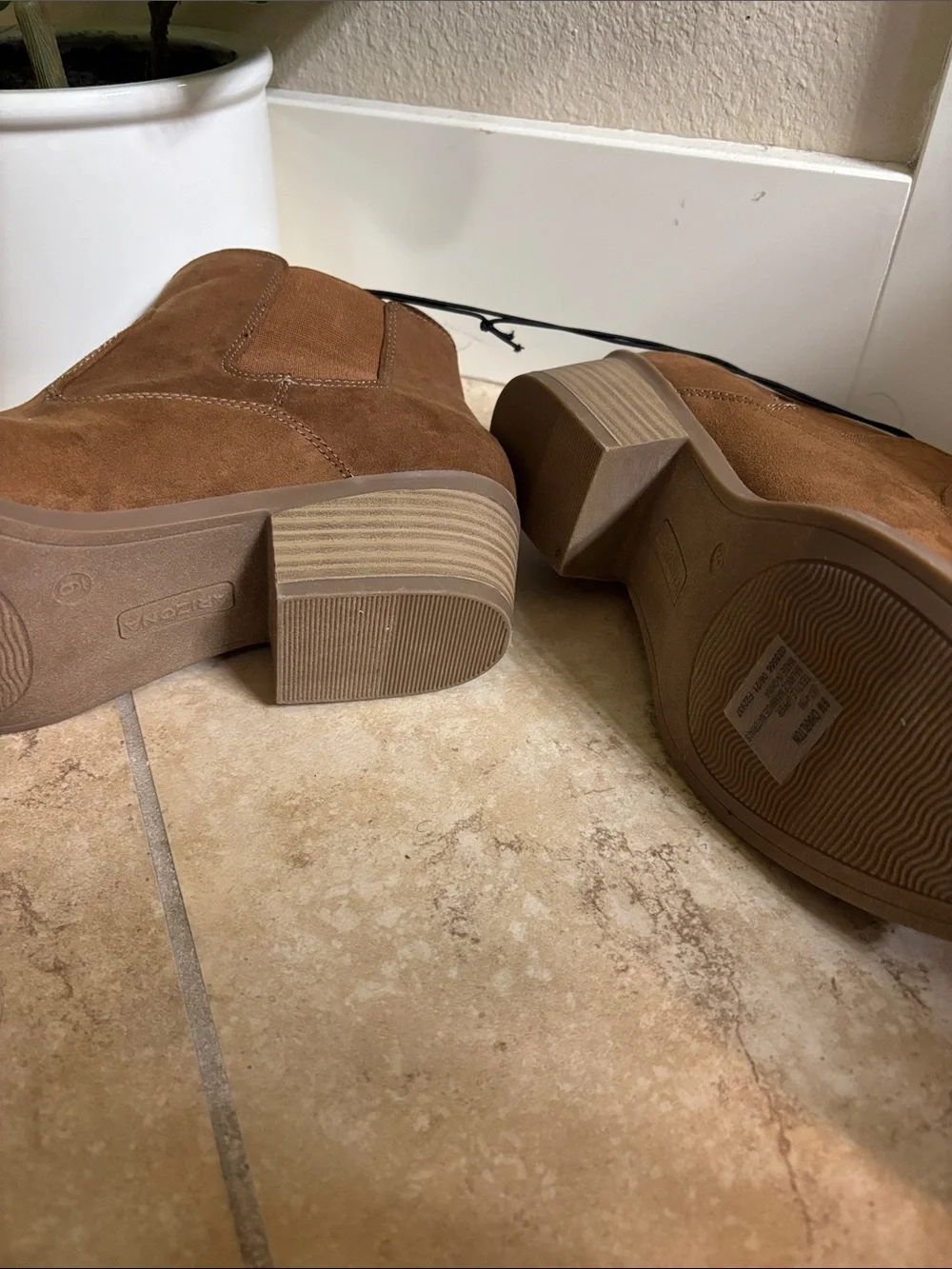Arizona Jean Company Men's Suede Chukka Boots in Tan Brown